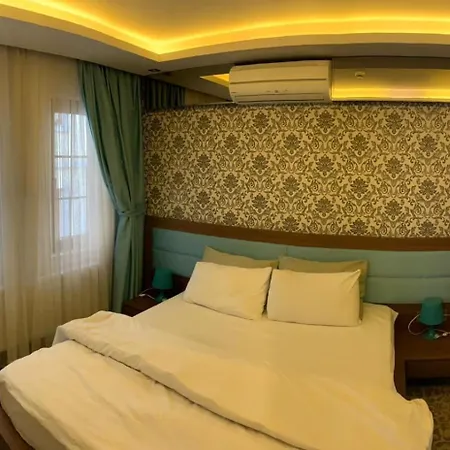 Royal Boutique House 2*