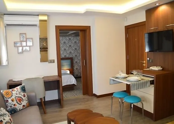 Royal Boutique House Hotel